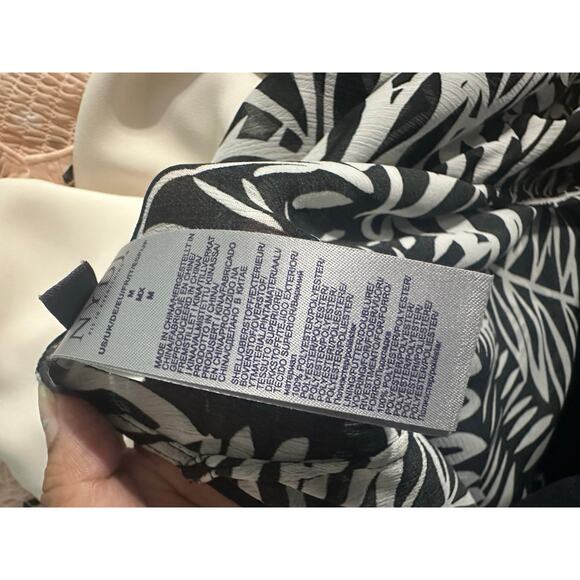 NYDJ Women’s Billowy Split Neck Blouse – Size M - Picture 6 of 6